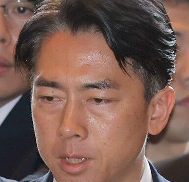 小泉進次郎農相、SNS投稿が物議 識者も 一企業を利益誘導？